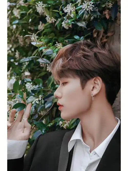 林彦俊的完美侧颜杀壁纸518