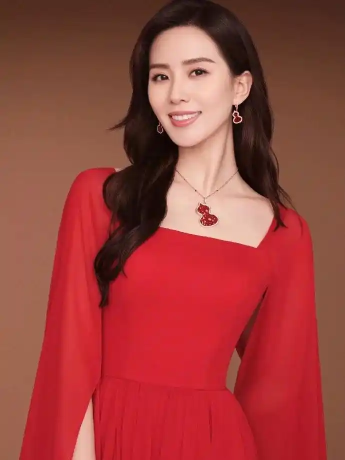 女明星穿红裙,你最喜欢哪一位?