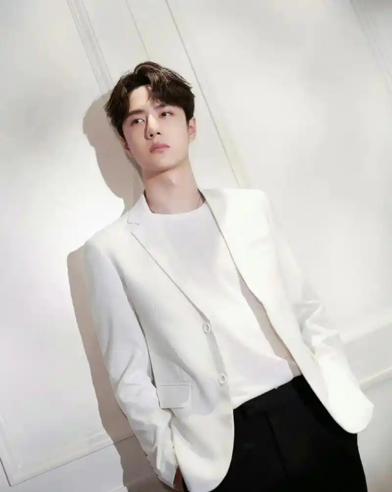 明星旧照:资本"造星"力量太强大 明星旧照曝光,王一博,鞠婧祎,杨紫等