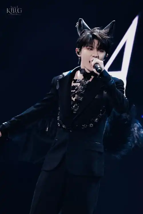 马嘉祺叁重楼暨出道四周年演唱会##马嘉祺 廿一幕启循光赴盛景##饺照