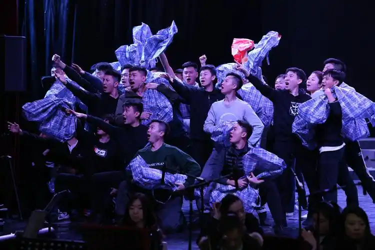 青岛市歌舞剧院创排歌舞情景剧《筑梦》,6日青岛大剧院首演