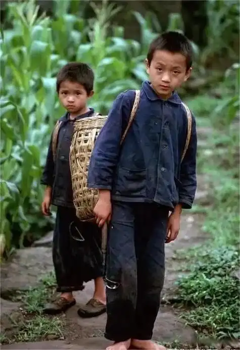 我们童年时在农村割草的乐趣,是如今的孩子永远都无法体会的