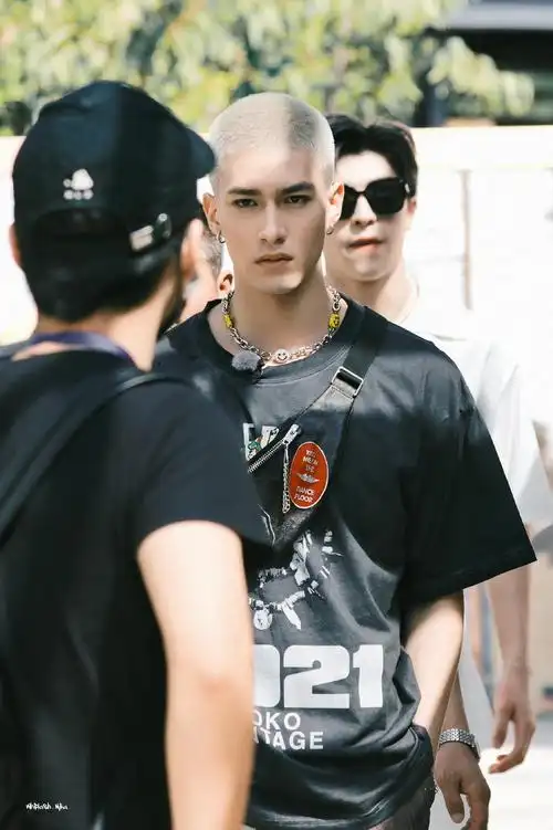 米卡上下班专楼726801第①④周