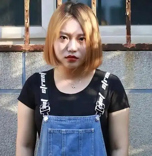 李雪琴综艺近照曝光瘦身成功颜值飙升网友直呼不认识了