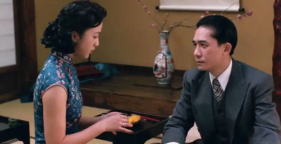 梁朝伟自曝拍《色戒》时,看着穿旗袍的汤唯,想起的全是张曼玉_电影