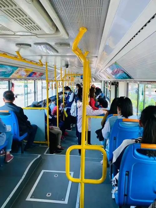 21周的路怒终于放弃开车上班改坐公交车