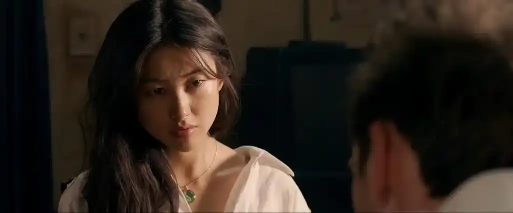 电影被吐槽剧本太稀碎,但主演在剧中的感情戏里迸发了强大的张力,朱珠