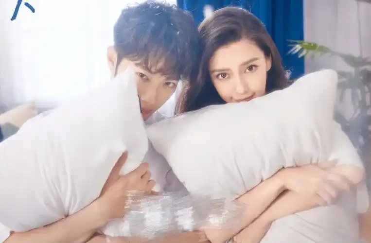 baby新剧花絮与小12岁赖冠霖三分钟吻8次被指毫无cp感