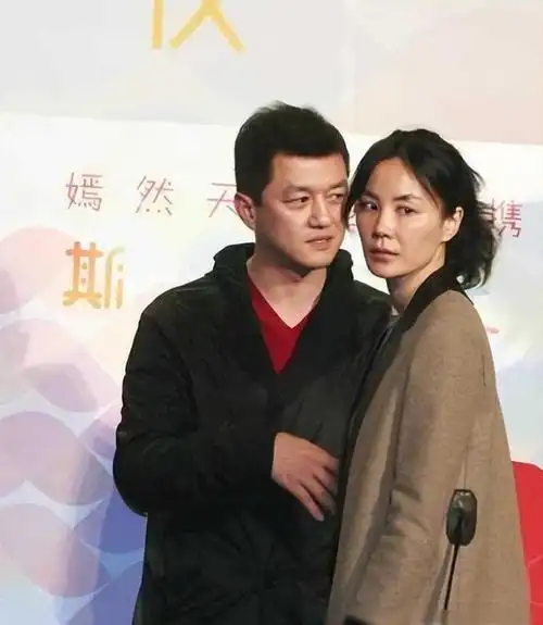 嘴好了脸怪了王菲花费上百万为爱女治好唇裂脸却越来越奇怪