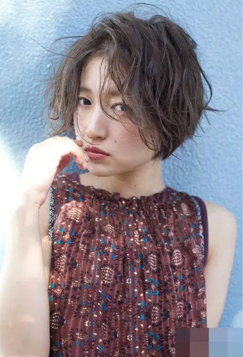 今冬最合适的烫头发图鉴头发细软合适的长卷发型