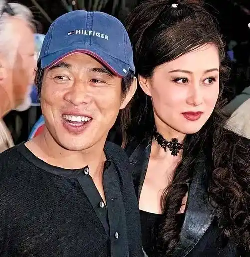 黄秋燕:与李连杰3年婚姻,2年都在等待离婚,二婚定居国外租房住_工作