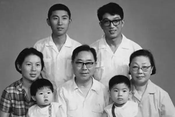 高晓松家世图谱 唯独晓松是个意外 2