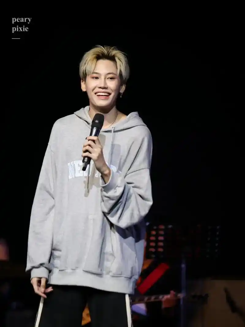 boun文总 #bounprem  文总生日快乐呀98 包 - 抖音