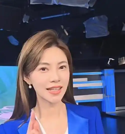 上海台美丽新闻女主播下班后的秘密大公开