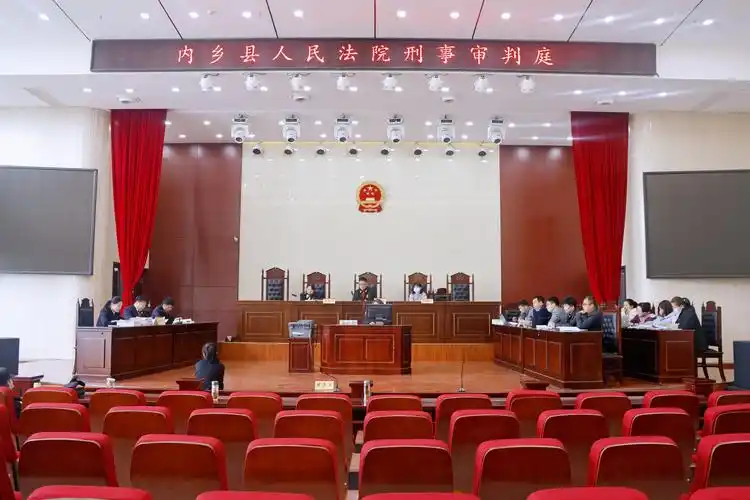 首页>审判>刑事案件>被告人李某伍,鲁某范二人于 2013 年在内乡县某