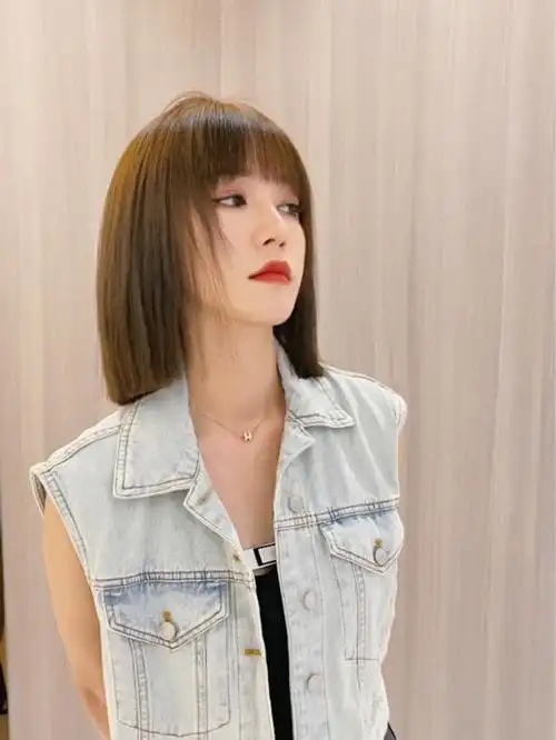 96矮个子女生推荐短发 一刀切 显高矮个子女生发型推荐!