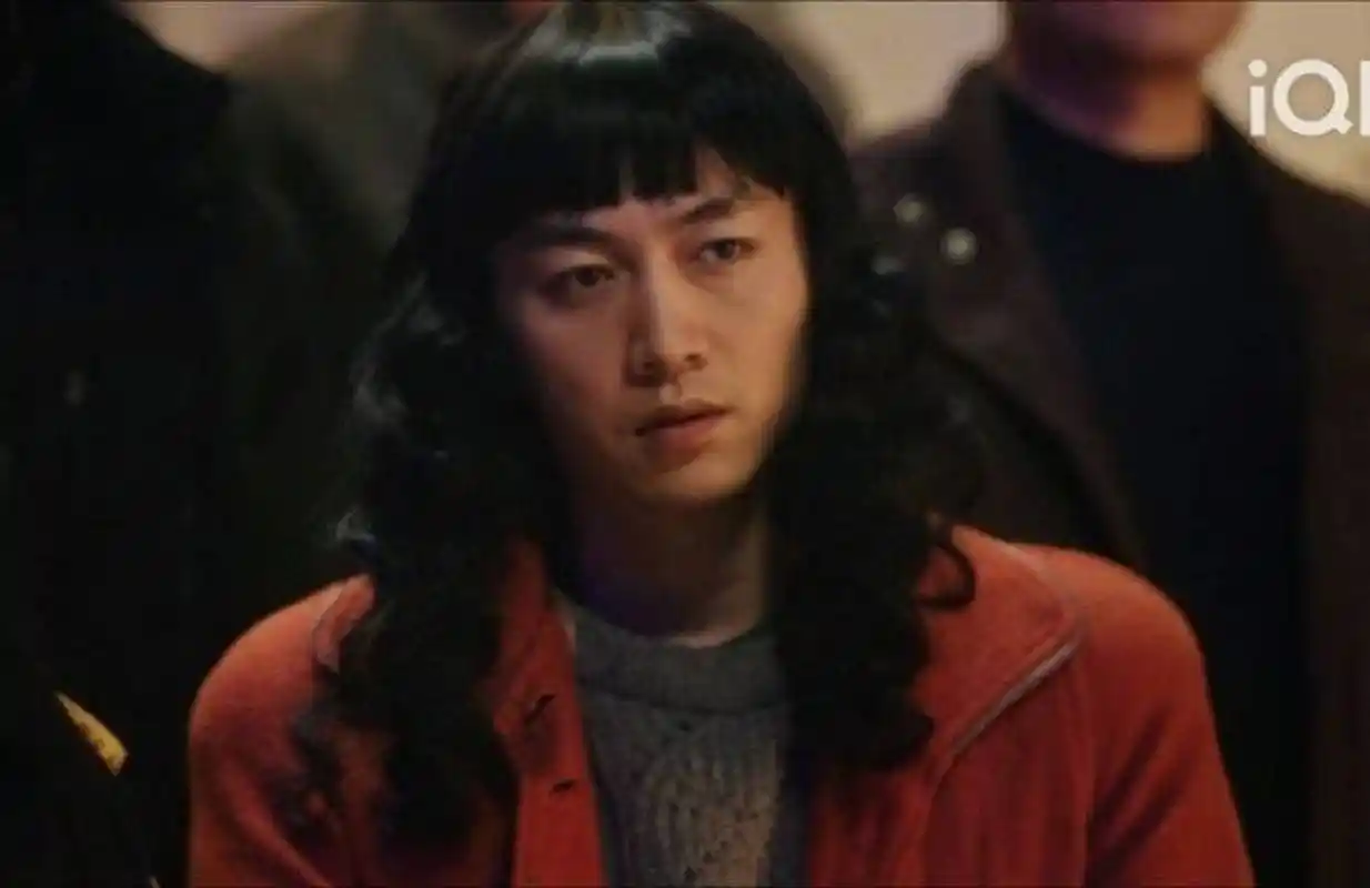 别说这剧情还真吸引到了我! 这些年陈晓男扮女装的戏还真不少.