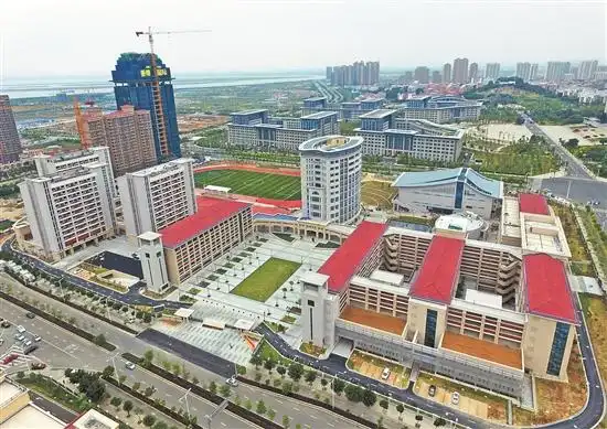 泉州一中东海校区首招300名高一新生