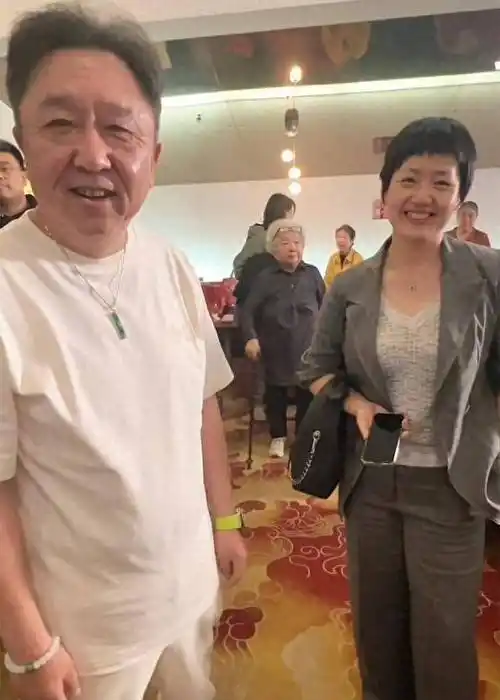 德云社于谦妻子发文,晒儿子于思洋成人礼,网友:郭小宝长大了_郭德纲
