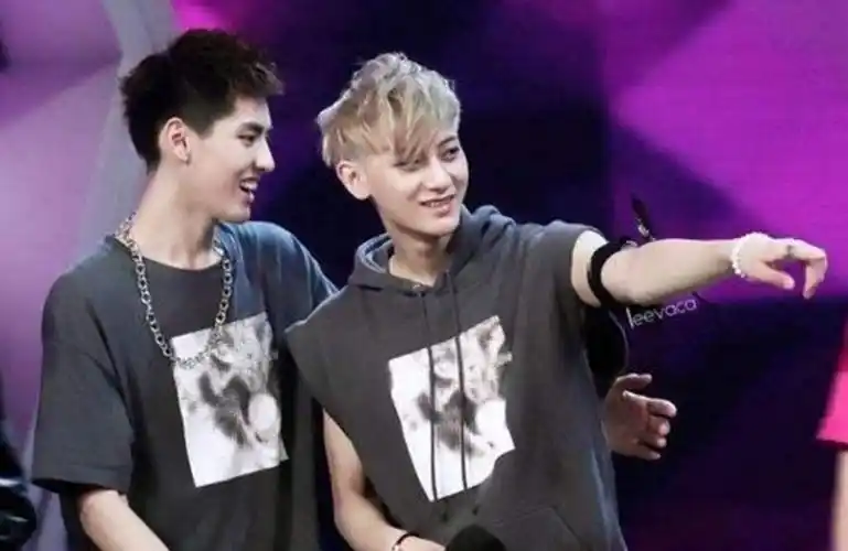 吴亦凡黄子韬同台互怼,看点十足,不愧是前队友