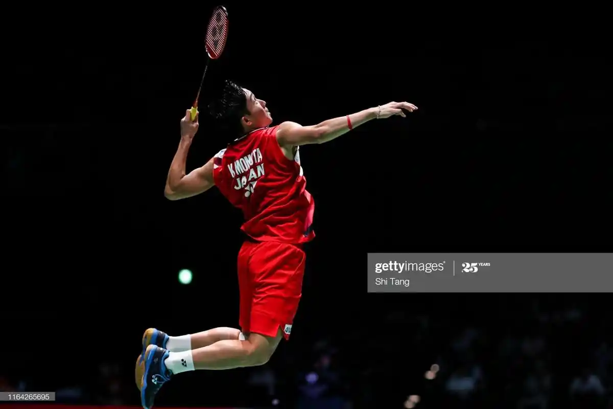 羽毛球# 桃田贤斗跳杀瞬间[赞啊] (图源自网络, 如有侵权请联系删 ))