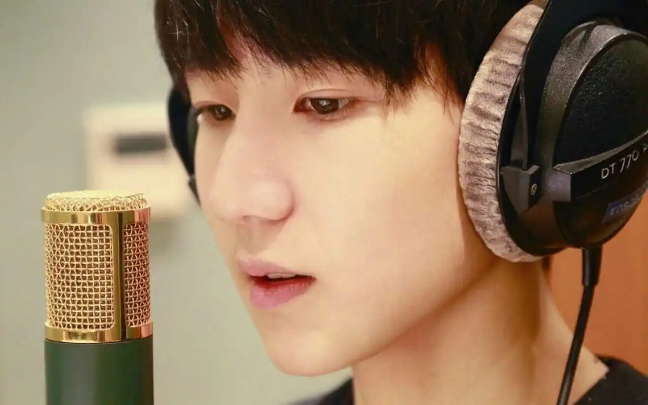 00后小鲜肉王源壁纸阳光男孩王源