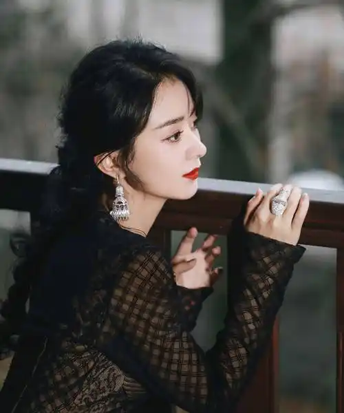 赵丽颖近期造型大盘点!