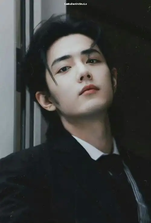 肖战今年爆记录##肖战登新加坡报纸