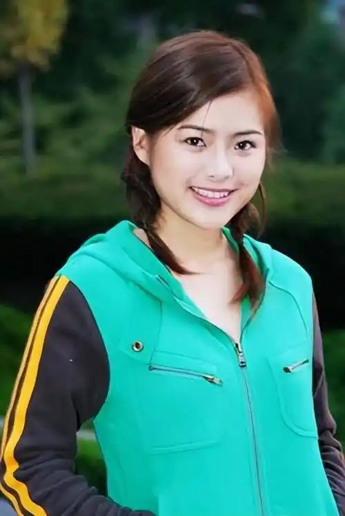 陈辰和程雷分手后大相径庭,她事业家庭双丰收,他娶小18岁娇妻_陈晨