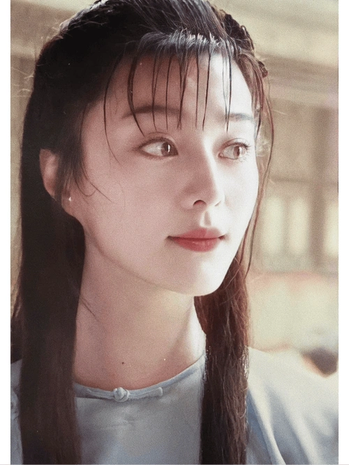 范冰冰罕见旧照!20岁的她青涩娇嫩 十几年前有种清水出芙蓉的美