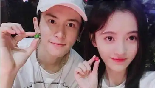 张哲瀚承认的女友是谁 张哲瀚情史被扒自曝谈过三个女朋友-风君歌曲