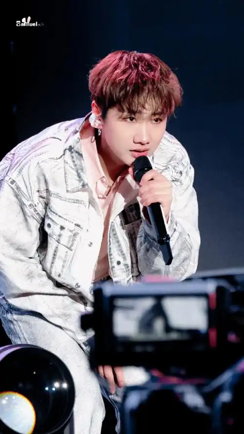 友友们 最近入手一本书「汪苏泷的情话大全」  需要的在线扣1 "