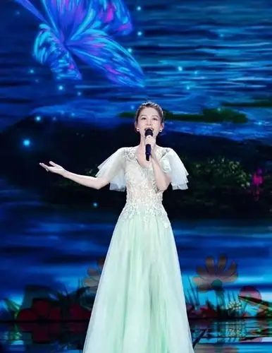 李沁井柏然"颜值cp",舞台合作温婉画风,好看的人唱歌还好听