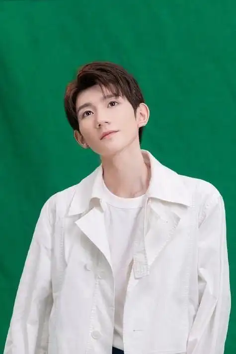 能量偶像人物志:音乐之声,梦想之光——王源|tfboys|王源|偶像_新浪