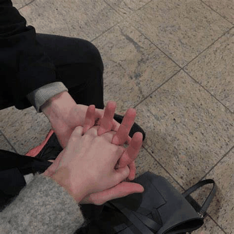 不少cp也从线上走到了线下,牵手成为彼此的另一半,实现【脱单】!