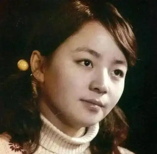 英达:与宋丹丹离婚后娶北大才女梁欢,看上她的美貌还是才华?