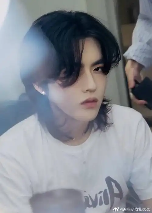 吴亦凡长发向,是天神下凡没错了,真的超绝!#吴亦凡[超话]