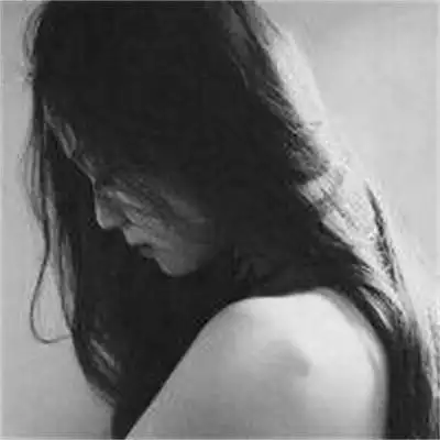 高清女头像干净气质黑白清纯唯美女生真人头像图片大全