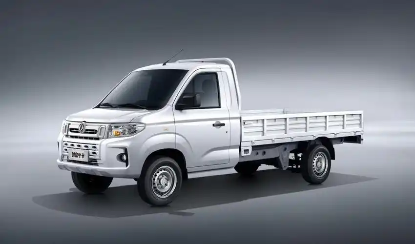 宽适重载新卡新选择!东风小康创富牛卡上市4.49万起售