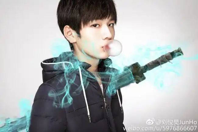 除开争议谈谈我们的少年时代中薛铁扮演者刘俊昊的颜