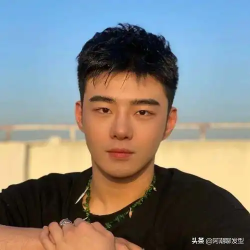 理发师建议这3款,剪完清爽显帅气(2022年最潮短发寸头女) - 冷求网