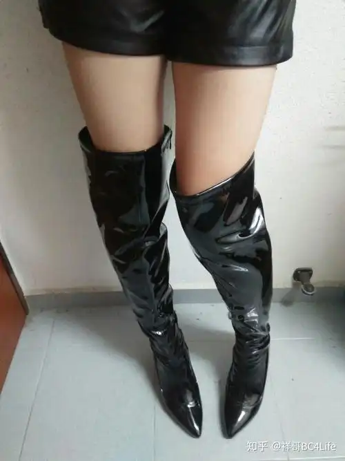 男生,喜欢穿过膝高跟长靴,尤其是丝袜靴,大家怎么看? - 知乎