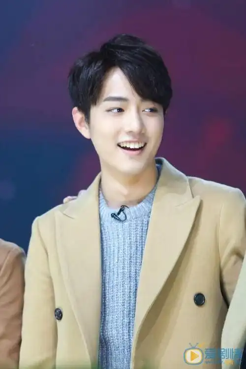 肖战笑起来的照片,肖战卸妆照片,肖战治愈笑图片大全