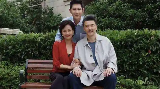 "儿子"是当红明星,女儿是奥运冠军,51岁的她如今生活幸福_李颖_张翰