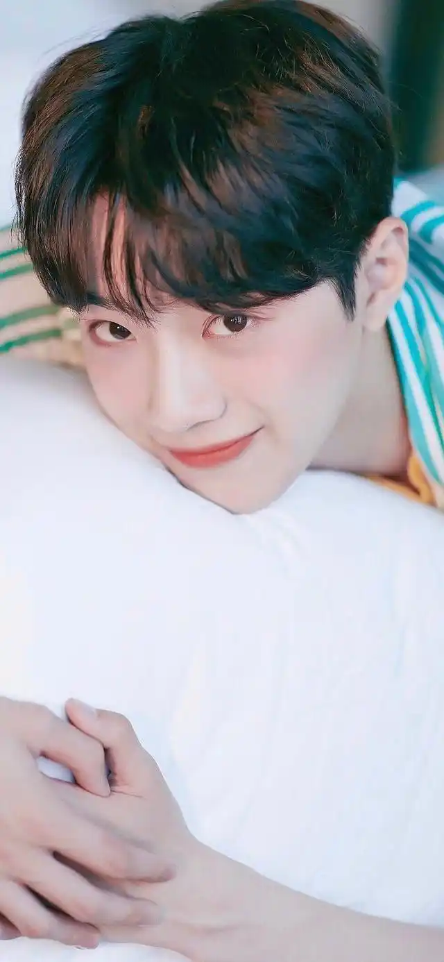 《初恋这件小事》让赵今麦吸粉无数,也捧红了存在感极低的赖冠霖