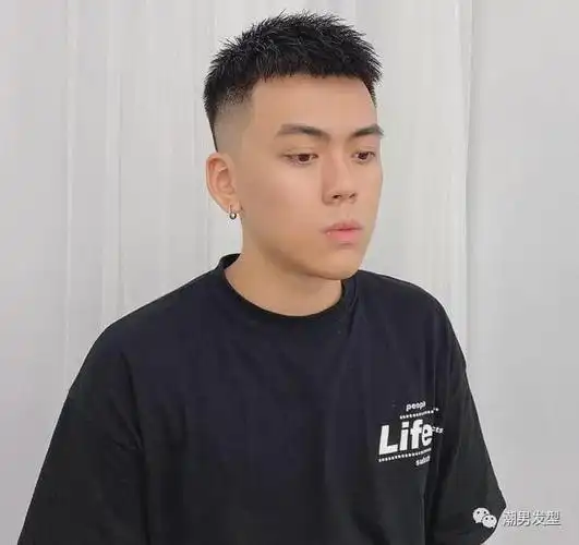 2020年流行的4款男生发型参考!|刘海|短发|减龄_网易订阅