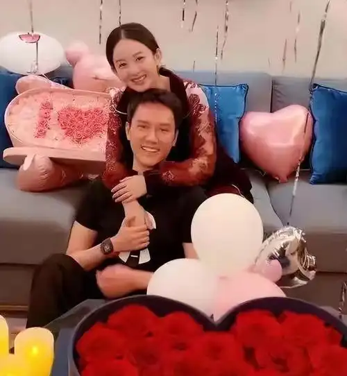 冯绍峰得意极了!我那"大杀四方"的前妻赵丽颖,如今到底有多牛