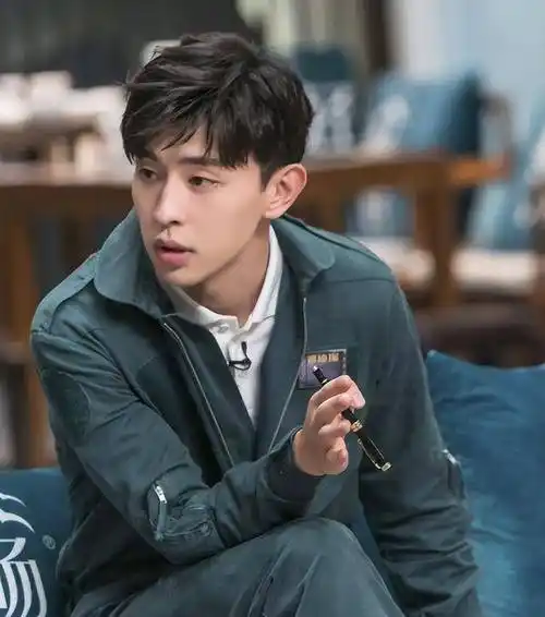 邓伦和云米电器的合作可以追溯到2021年9月17日,当时云米电器官方宣布