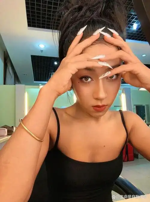 吉克隽逸中秋晚会前突发耳聋,在线发文求助:有高人救救孩子吗?