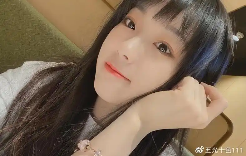 李易峰王一博之后华晨宇也否认恋情樊博艺借机表白3000万成谜